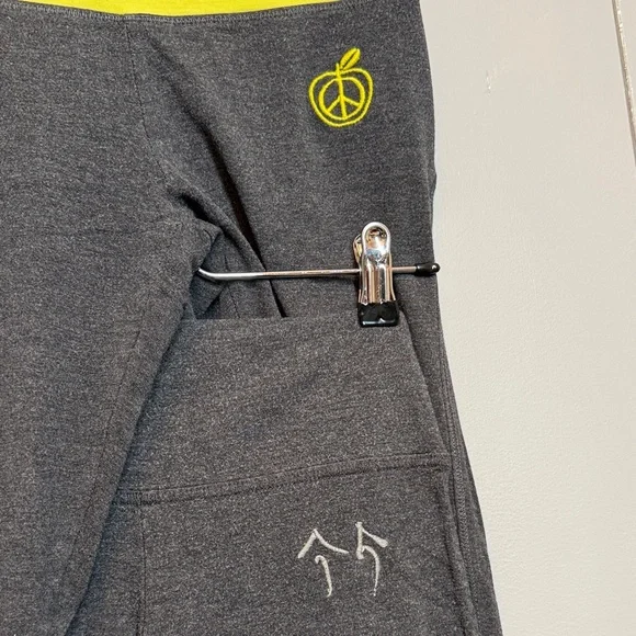 2 pair Green Apple Bamboo Yoga Capri Pants - Picture 2 of 5